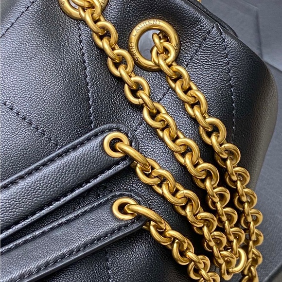 Chanel Black Quilted Crossbody Bag - Picture 6 of 9